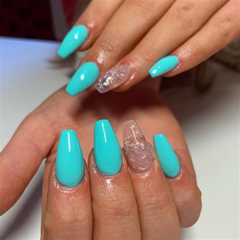 aquamarine nail ideas